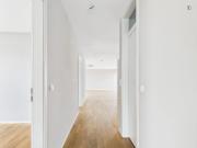 Unfurnished 4 bedroom apartment in Lichtenberg
