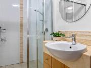 UNFURNISHED GROUND FLOOR UNIT MINUTES TO THE BEACH!