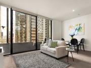 UNFURNISHED Light and bright 2 bedroom with 2 car spaces...