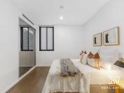 Unfurnished Modern 2 Bed For Lease