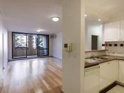 Unfurnished two bedroom apt moments from Darling Harbour