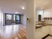 Unfurnished two bedroom apt moments from Darling Harbour