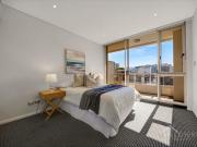 UNFURNISHED WELL SIZED STUNNING 2 BEDROOM APARTMENT WITH...