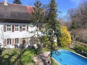 Ungefähr 300 m² Wohnfläche auf 1.981 m² Land mit Schwimmbad