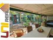 UNI Real Idylle mit Hofgarten und Laube