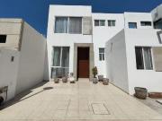 Única en su Tipo en Ronda: Diseño Moderno y Amenidades...