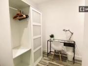 Barato Acogedora habitación en apartamento de 5...