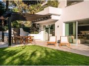 Unico apartamento en planta baja con 241m2 de jardín...
