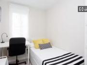 Bonito Cómoda habitación en apartamento de 7 dormitorios...