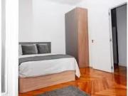 Único Habitación en piso compartido de 8 habitaciones en...