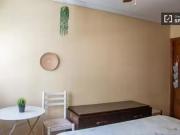 Acogedor Se alquila habitación en apartamento de 3...