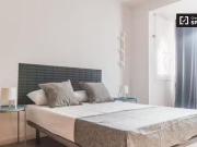 ¡Oferta! Se alquila habitación en apartamento de 6...