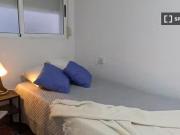 Único Se alquila habitación en piso compartido de 5...