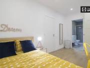 Nuevo Se alquila habitación en piso de 5 dormitorios,...