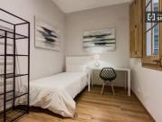 ¡Oferta! Se alquila habitación en piso de 5 habitaciones...