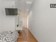 Barato Se alquila habitación en piso de 6 habitaciones...