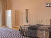 Barato ¡Se alquila habitación en piso de 9 habitaciones!