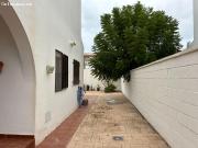 UNIFAMILIAR PAREDADO CON AMPLIA PARCELA