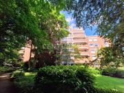 Uninähe! Helle Etagenwohnung mit großzügigem Balkon