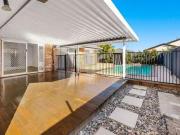 Nice 11 Damson Place, Elanora, QLD 4221