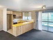 Just in! 1/2 Angie Court, Mermaid Waters, QLD 4218