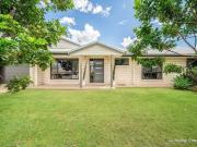 Nice 1/3 Duroux Street, Emerald, QLD 4720