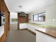 Charming 1/6 Brightlands Court, Mermaid Waters, QLD 4218