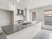 Cheap 17 Scoria Circuit, Craigieburn, VIC 3064