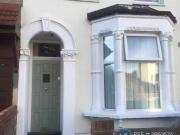 Unique 1 BA 1 bedroom flat for rent in Evesham Road,...