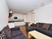 Unique 1 BA 2 bedroom apartment for rent in High Street,...