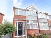 Unique 1 BA 2 bedroom apartment for rent in The Martyrs...