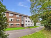 Nice 1 BA 2 bedroom flat for rent in Clive Court,...