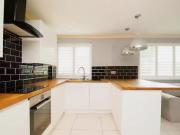 Deal! 1 BA 2 bedroom flat for rent in Pennant Crescent,...