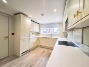 Just in! 1 BA 2 bedroom house for rent in New Road,...