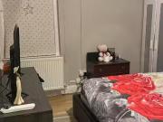 Nice 1 BA 3 bedroom flat for rent in Paget Street,...