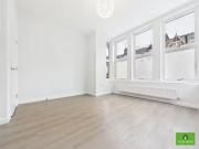 Unique 1 BA 3 bedroom Flat to rent, York Road, Southend...