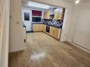 Just in! 1 BA 4 bedroom terraced house for rent in...