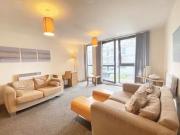 Charming 1 bedroom flat for rent in Centenary Plaza, 18...