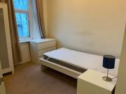 Cheap 1 bedroom house share for rent in Single Room, 4...