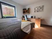 Rental! 1 BR Albion Court Deluxe En suite Ground Floor wet.