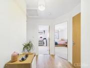 Charming 24 Chichester Building, 33 Old Bakers Court