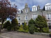Cozy 2 BA 4 bedroom flat for rent in Balmoral Place,...