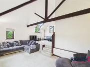 Deal! 2 bedroom apartment for rent in Ridgewood Close,...