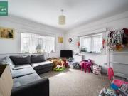 Nice 2 bedroom flat for rent in Vernon Close,...