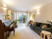 Nice 2 bedroom property to let in Maple Road, Surbiton, KT6.
