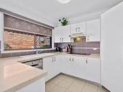 Cheap 2 BR 2/172 Barrier Reef Drive, Mermaid Waters, QLD...