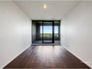Just in! 2B2B/20 Queens Road, MELBOURNE Apartment for...