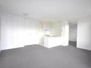 Charming 32/99 Whiteman Street, Southbank Apartment for...