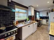 Deal! 3 BA 10 bedroom terraced house for rent in...