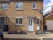 Just in! 3 bedroom end of terrace house for rent in...